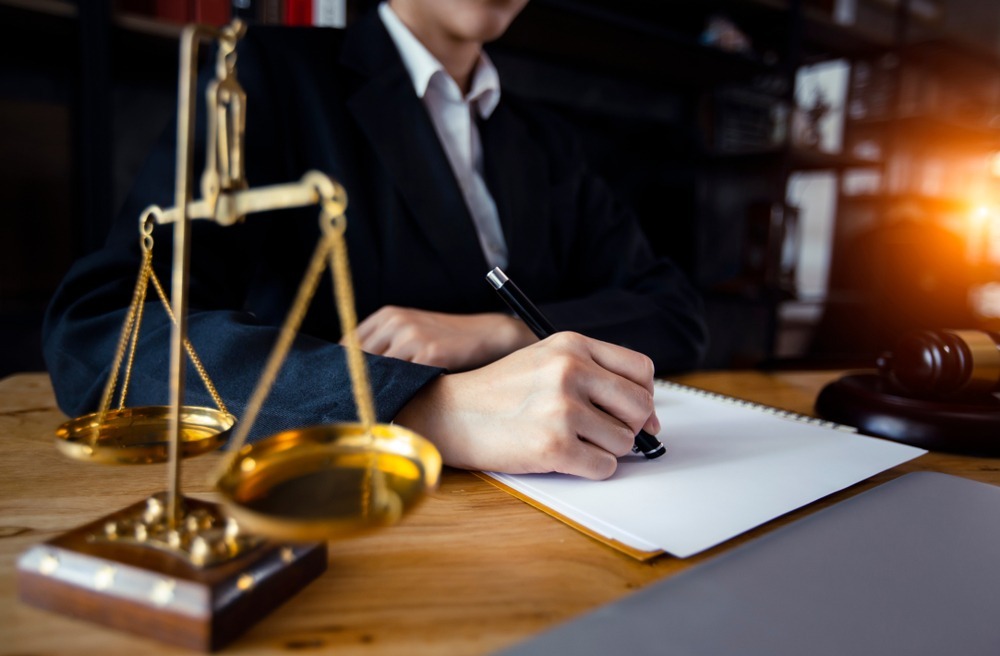 آیا بدون وکیل هم می توان موفق شد؟