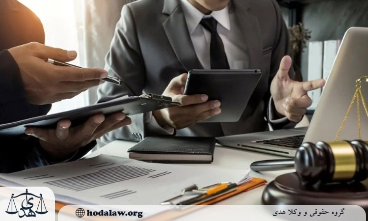 بررسی تفاوت های وکیل پایه یک دادگستری و وکیل عادی